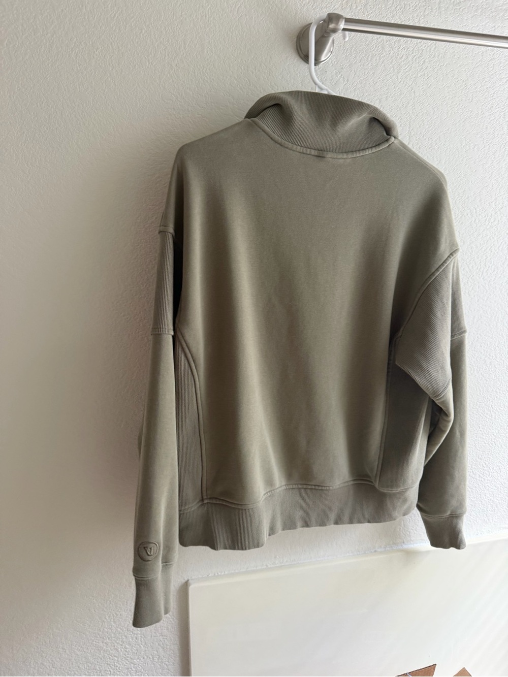 Vuori Sedona Half-Zip Rib Pullover - Olive Green-  small (pull tag removed) - Picture 4 of 7